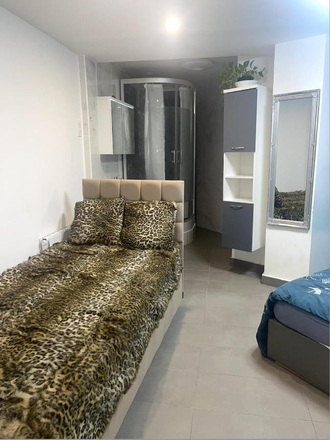Jolie Appartement Avec 2 Chambres Partagees París Exterior foto